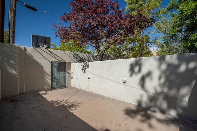 601 Vassar Drive NE, Albuquerque, NM 87106