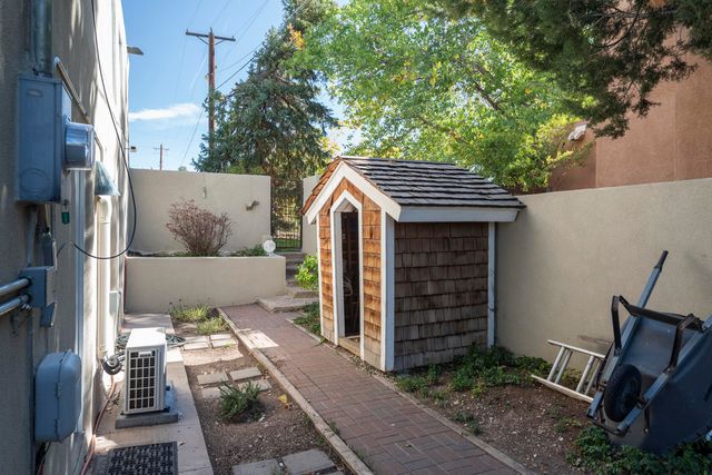 601 Vassar Drive NE, Albuquerque, NM 87106