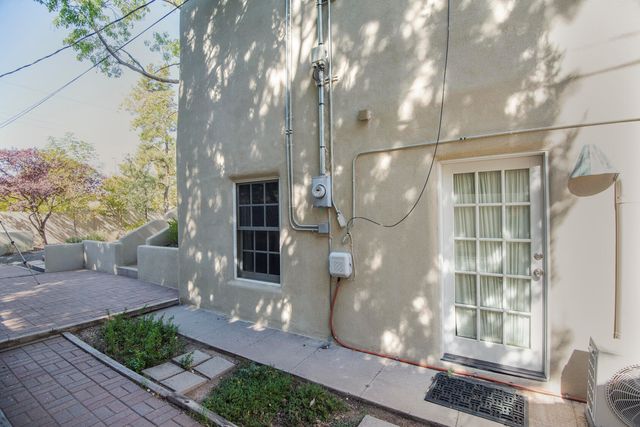 601 Vassar Drive NE, Albuquerque, NM 87106