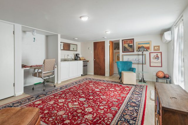 601 Vassar Drive NE, Albuquerque, NM 87106