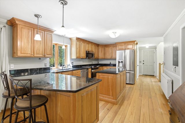 26 Jonathan Lane, Bow, NH 03304