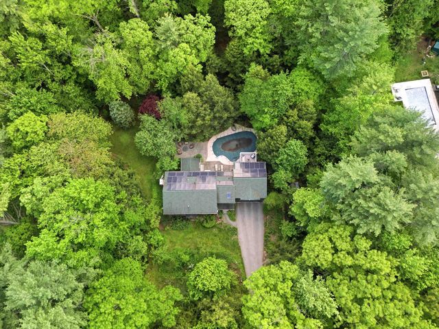 26 Jonathan Lane, Bow, NH 03304