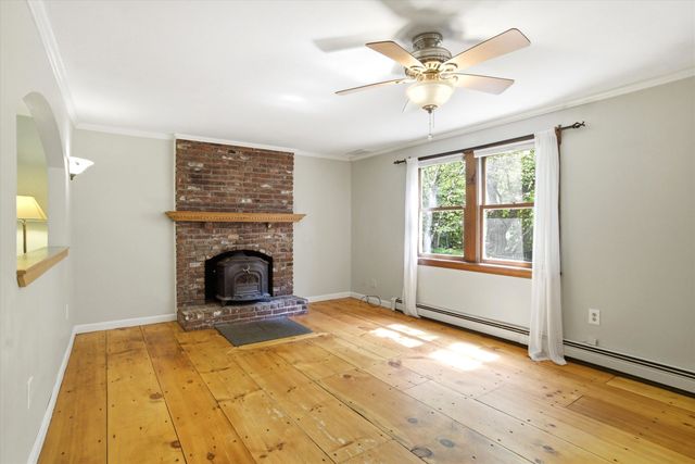 26 Jonathan Lane, Bow, NH 03304