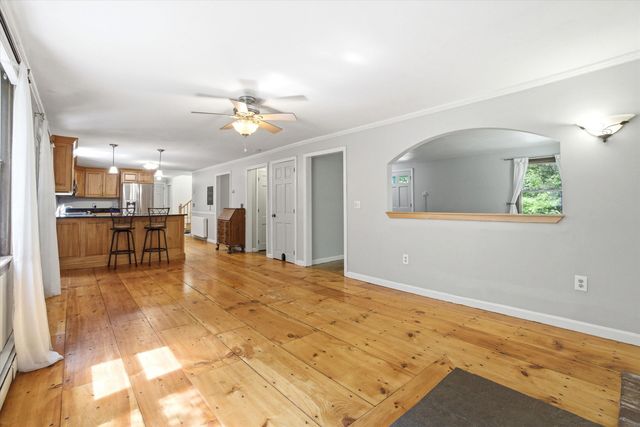 26 Jonathan Lane, Bow, NH 03304