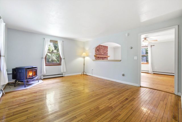 26 Jonathan Lane, Bow, NH 03304