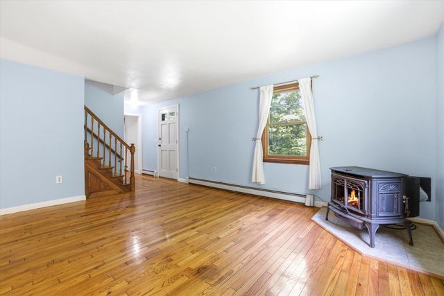26 Jonathan Lane, Bow, NH 03304