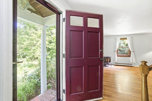 26 Jonathan Lane, Bow, NH 03304