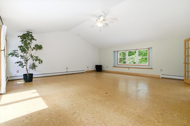 26 Jonathan Lane, Bow, NH 03304