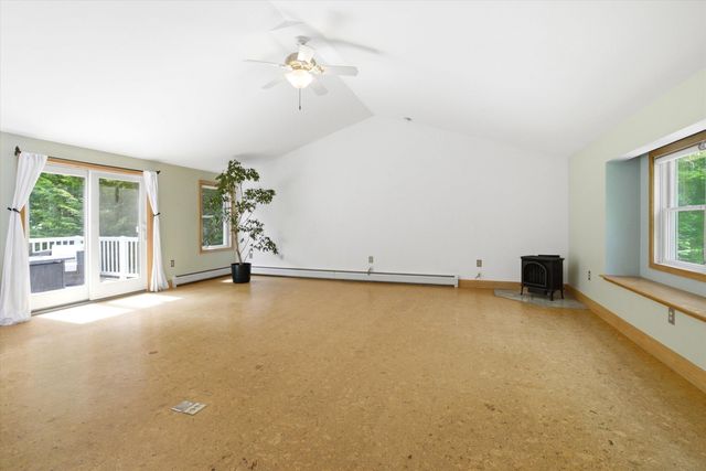 26 Jonathan Lane, Bow, NH 03304