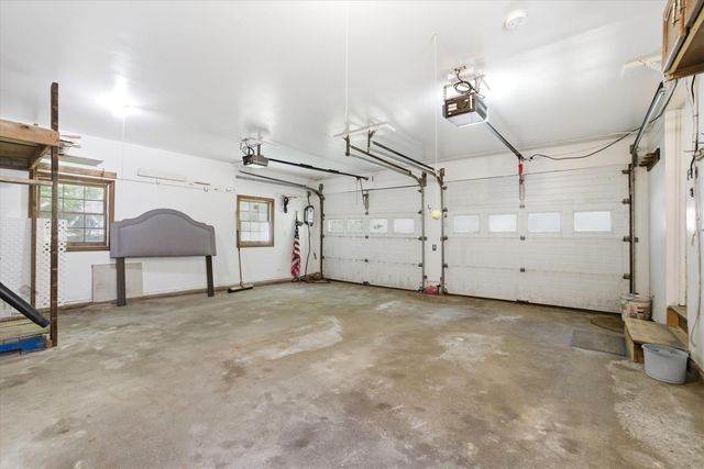 26 Jonathan Lane, Bow, NH 03304