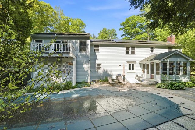 26 Jonathan Lane, Bow, NH 03304