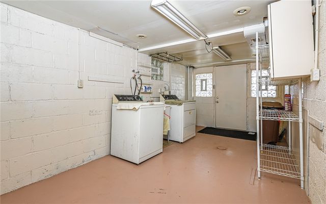 29 Garden Ter, Churchill Boro, PA 15221