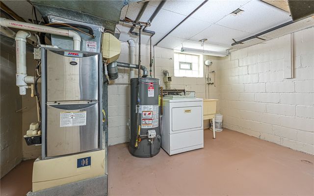 29 Garden Ter, Churchill Boro, PA 15221