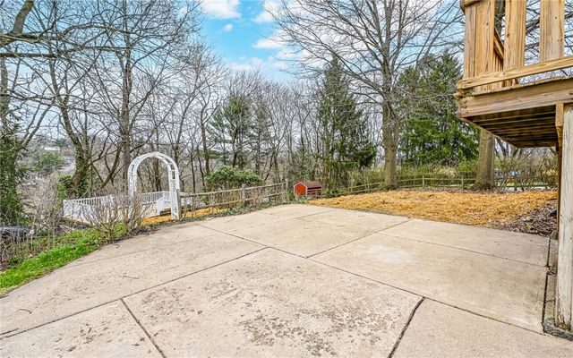 29 Garden Ter, Churchill Boro, PA 15221