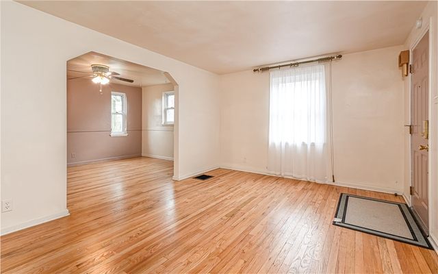 29 Garden Ter, Churchill Boro, PA 15221