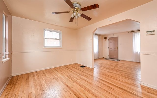 29 Garden Ter, Churchill Boro, PA 15221