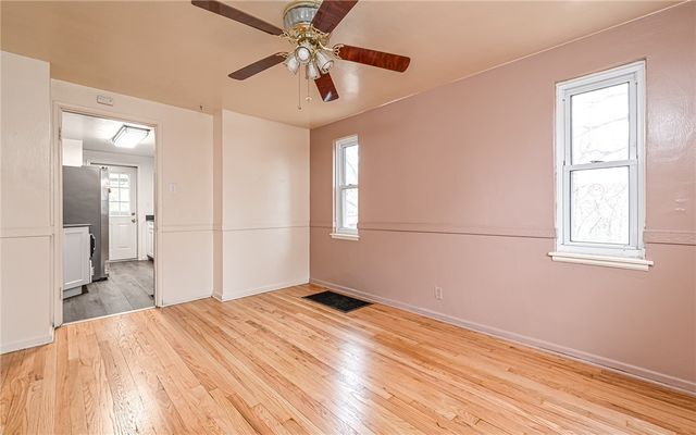 29 Garden Ter, Churchill Boro, PA 15221