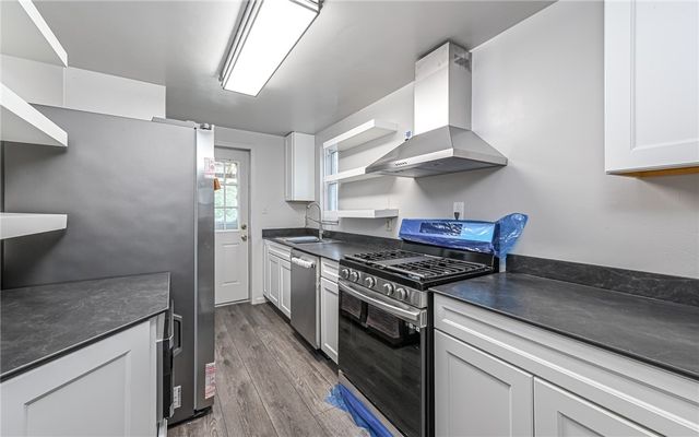 29 Garden Ter, Churchill Boro, PA 15221