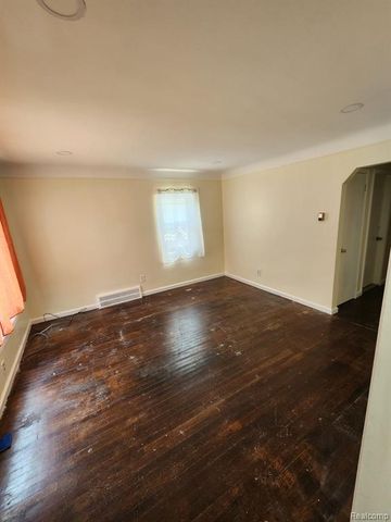6817 Warwick Street, Detroit, MI 48228