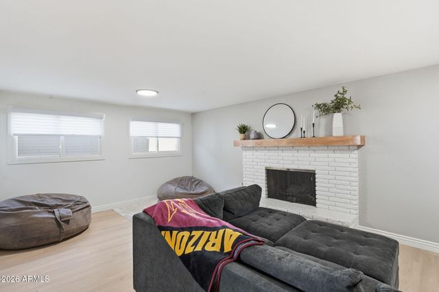 233 E ELLIS Drive, Tempe, AZ 85282