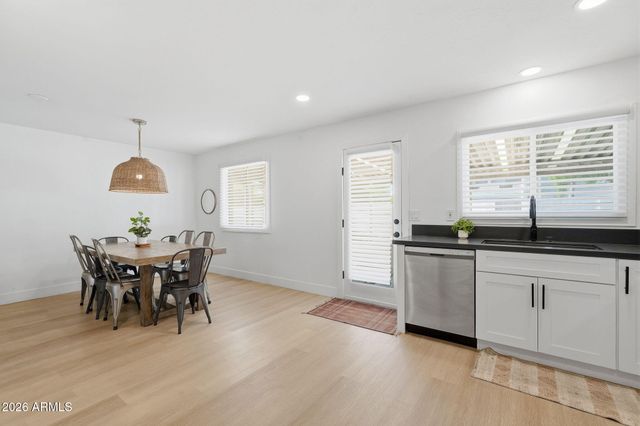 233 E ELLIS Drive, Tempe, AZ 85282