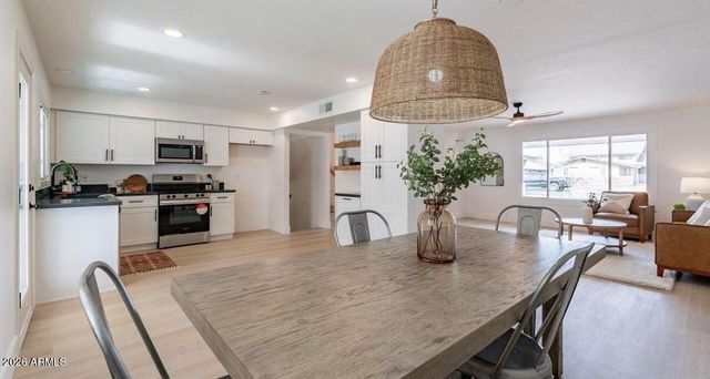 233 E ELLIS Drive, Tempe, AZ 85282