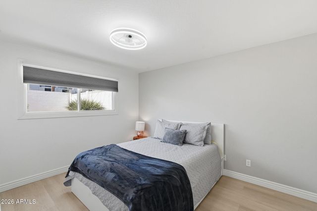 233 E ELLIS Drive, Tempe, AZ 85282