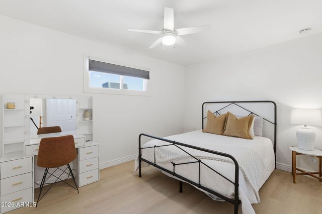233 E ELLIS Drive, Tempe, AZ 85282