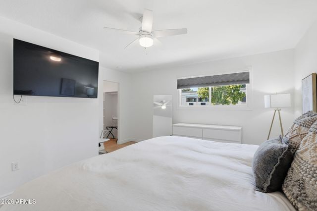 233 E ELLIS Drive, Tempe, AZ 85282