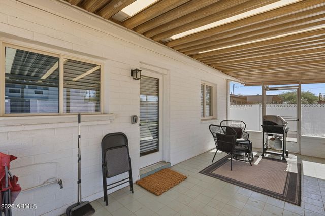 233 E ELLIS Drive, Tempe, AZ 85282