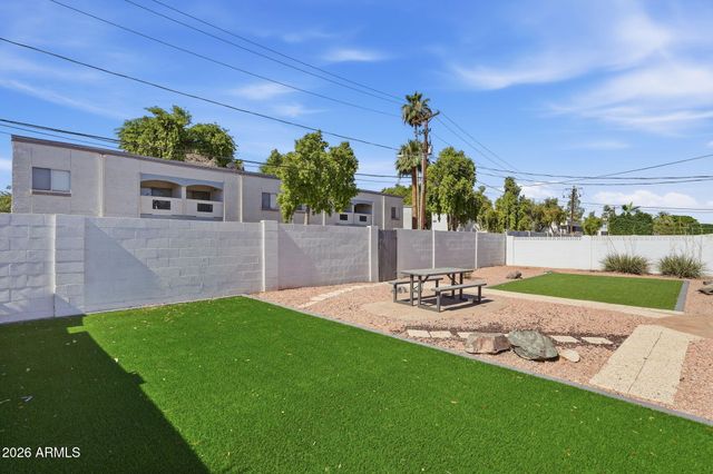 233 E ELLIS Drive, Tempe, AZ 85282