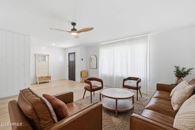 233 E ELLIS Drive, Tempe, AZ 85282