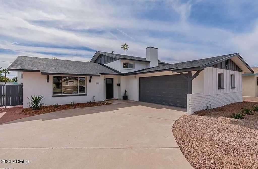 233 E ELLIS Drive, Tempe, AZ 85282