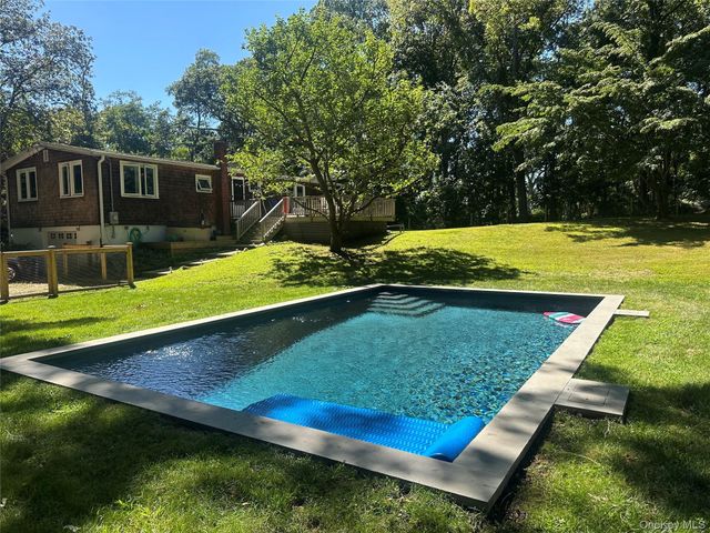 9 Johnston Road, Shelter Island, NY 11964