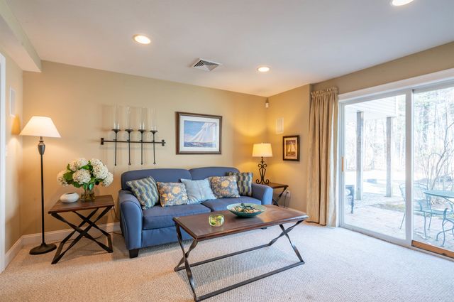 6 Reserve Way, Milford, NH 03055