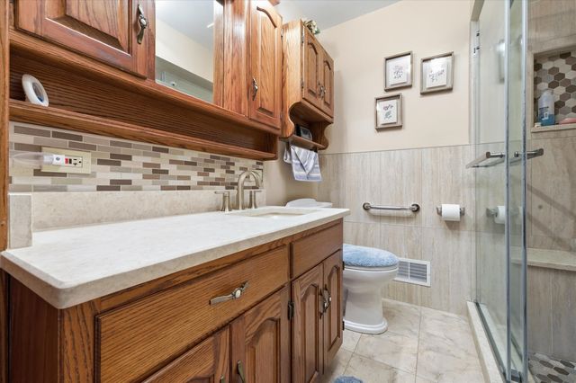 24 W 168th Street, South Holland, IL 60473