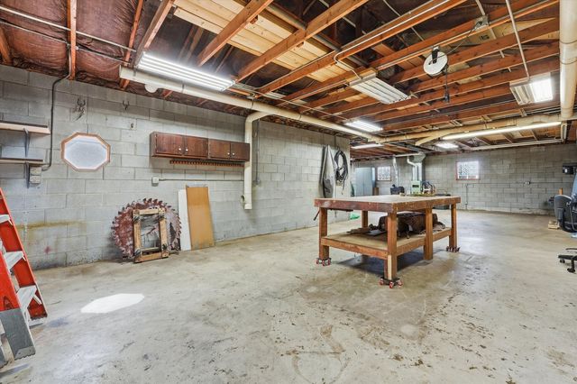 24 W 168th Street, South Holland, IL 60473
