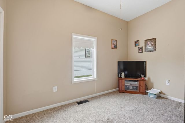 706 S Chestnut Street, Seymour, IN 47274