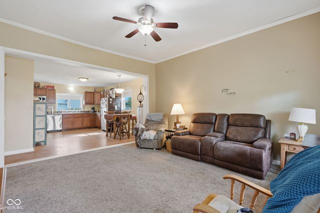 706 S Chestnut Street, Seymour, IN 47274