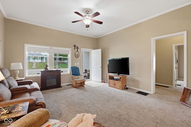 706 S Chestnut Street, Seymour, IN 47274