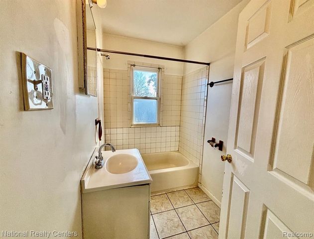 22778 Tuscany Avenue, Eastpointe, MI 48021