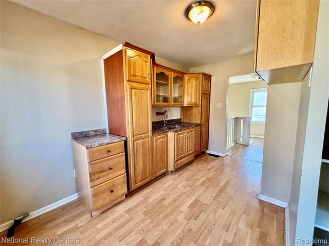 22778 Tuscany Avenue, Eastpointe, MI 48021