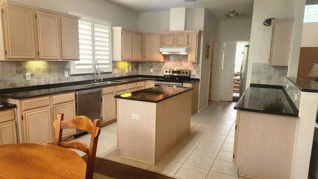 1381 Wentworth Drive, Lewisville, TX 75067