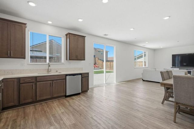 2091 Mint Drive, Hollister, CA 95023