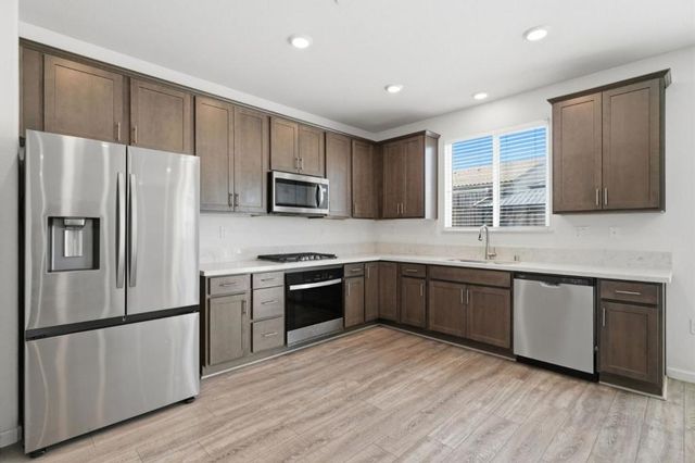 2091 Mint Drive, Hollister, CA 95023
