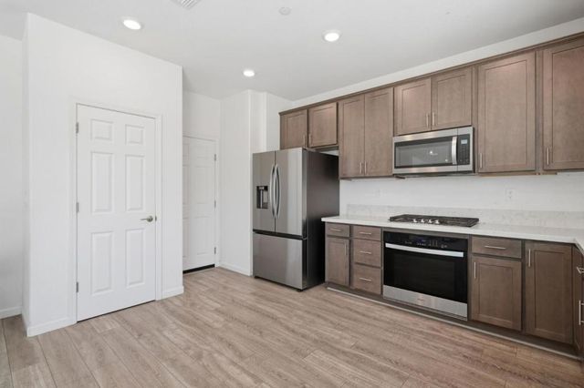 2091 Mint Drive, Hollister, CA 95023