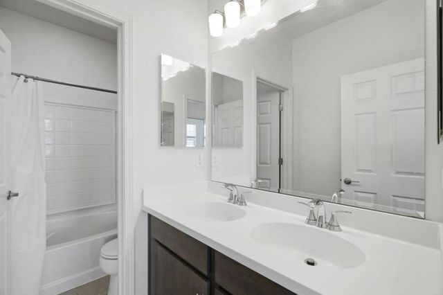 2091 Mint Drive, Hollister, CA 95023