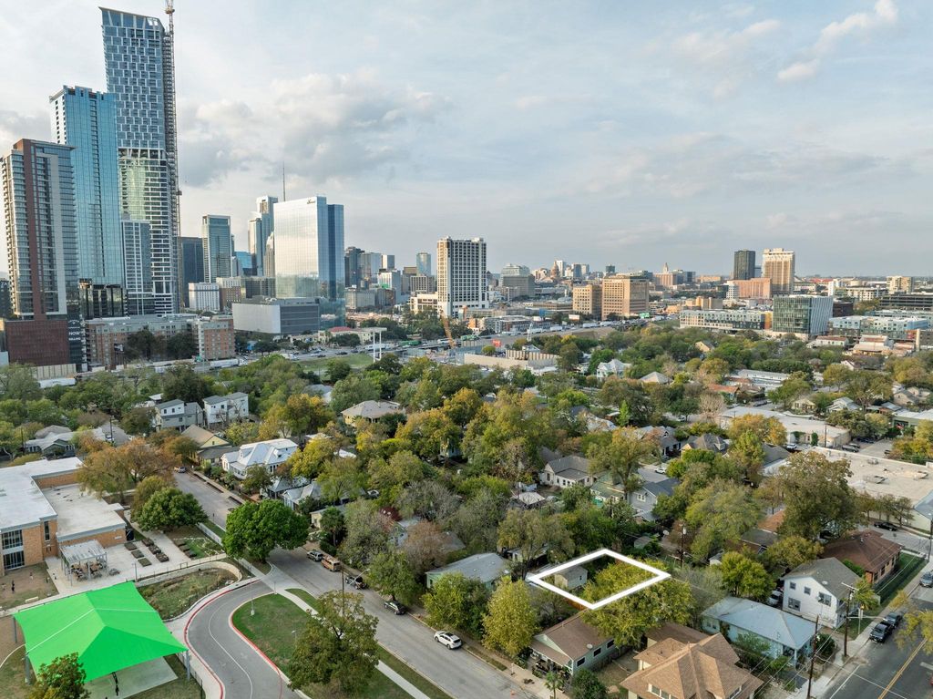 1020 Spence ST B, Austin, TX 78702