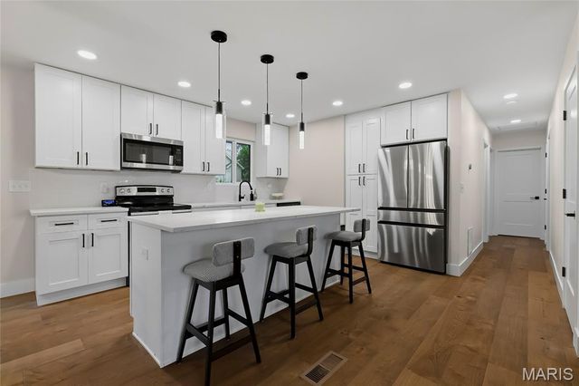 7955 S Rock Hill Road, St Louis, MO 63123
