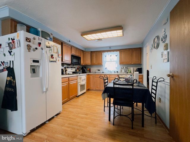 1835 CHERRY ST, Upper Chichester, PA 19061